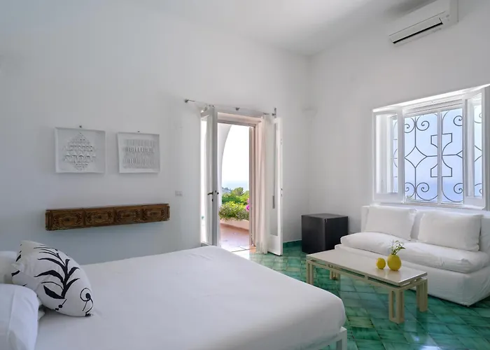 Il Carrubo Capri Kır Evi *