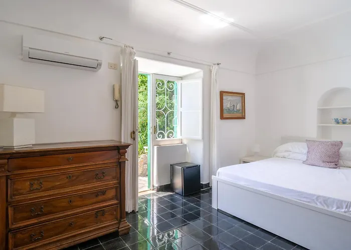 Il Carrubo Capri Kır Evi *