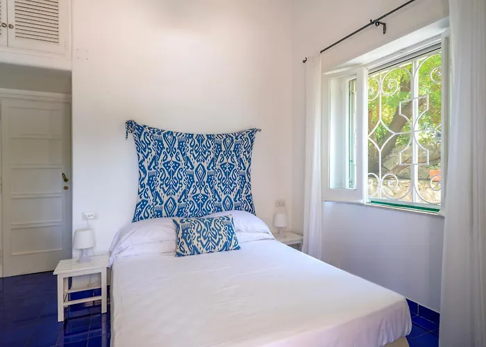 Il Carrubo Capri Kır Evi