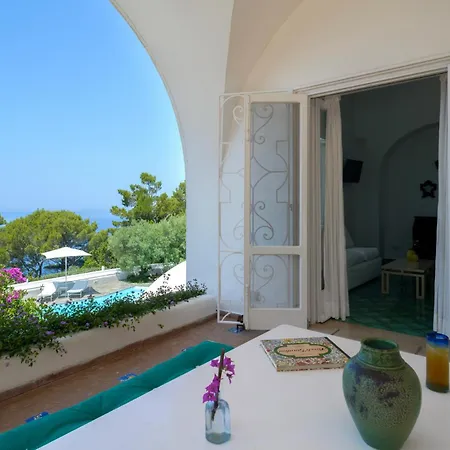Casa di campagna Il Carrubo Capri
