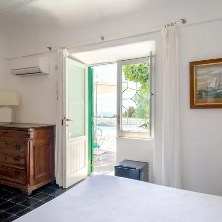 Il Carrubo Capri *