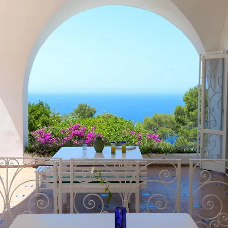 Il Carrubo Capri Летний дом Анакапри